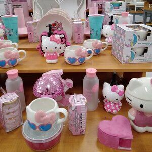 HELLO KITTY Summer 2024 Pink Collection